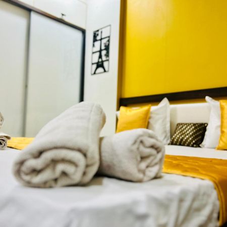 7 Seasons Palm Suite With Sky Orbit, Balcony, Swimming Pool, Wifi, Playground Rajkot Bagian luar foto