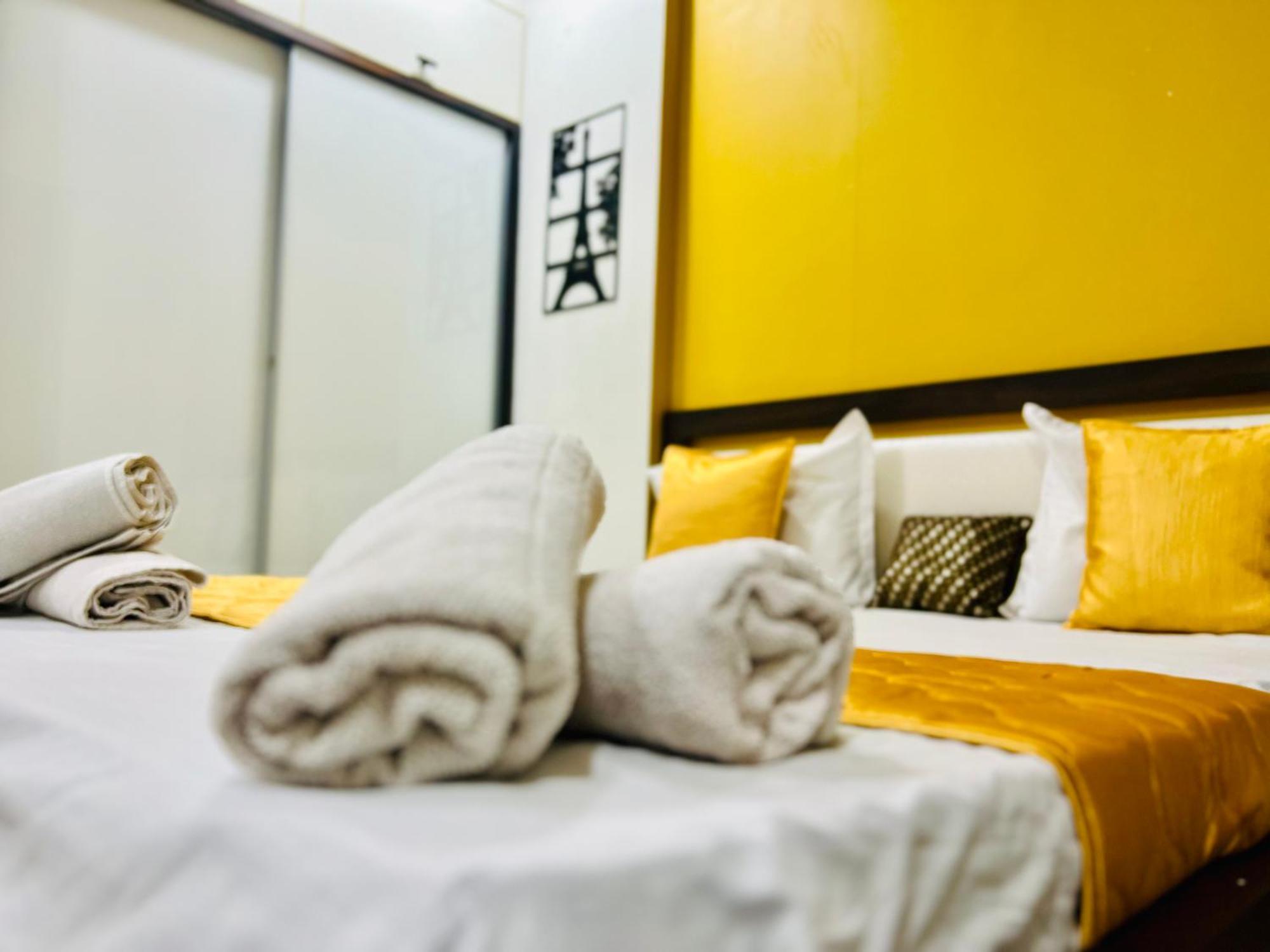 7 Seasons Palm Suite With Sky Orbit, Balcony, Swimming Pool, Wifi, Playground Rajkot Bagian luar foto