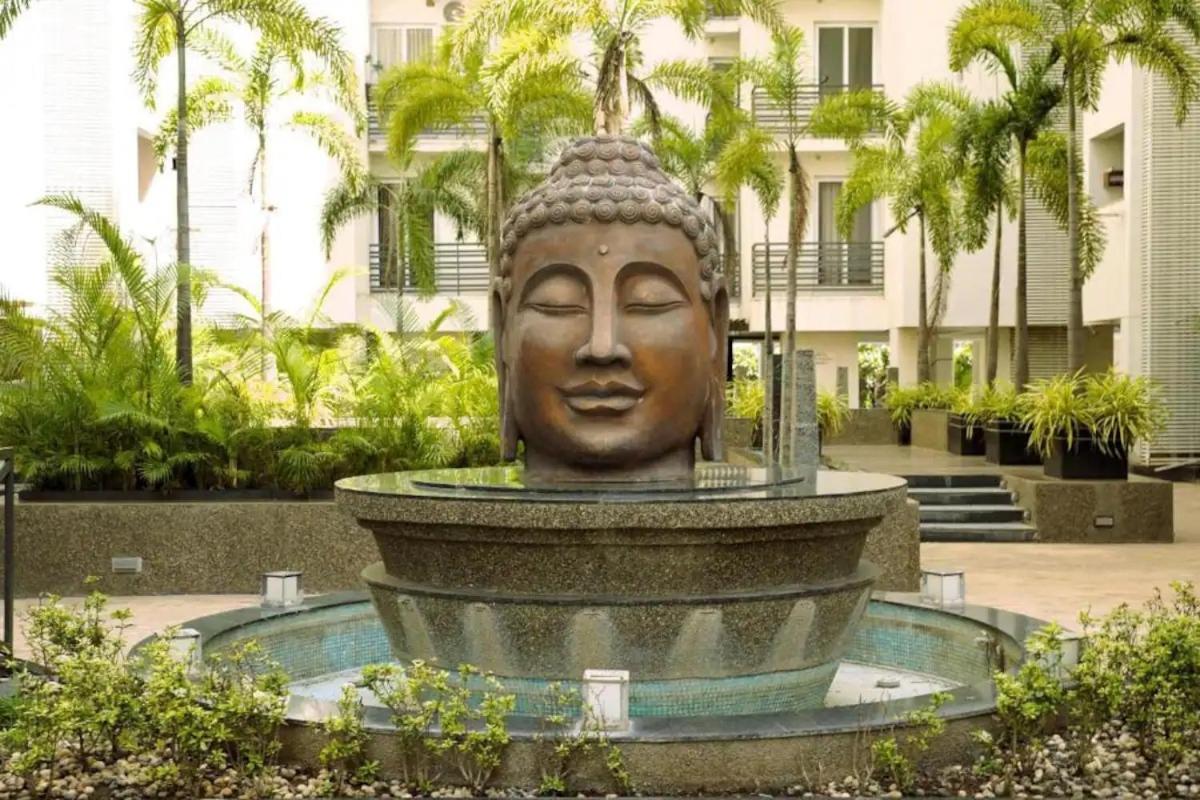 7 Seasons Palm Suite With Sky Orbit, Balcony, Swimming Pool, Wifi, Playground Rajkot Bagian luar foto